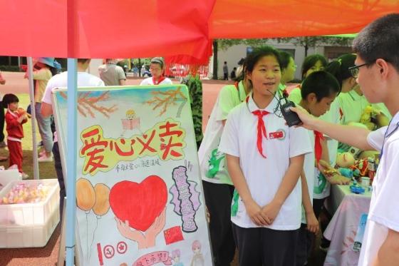 杨老太晚年返乡奏响“椒响乐”：奋斗的生活就像干辣椒！