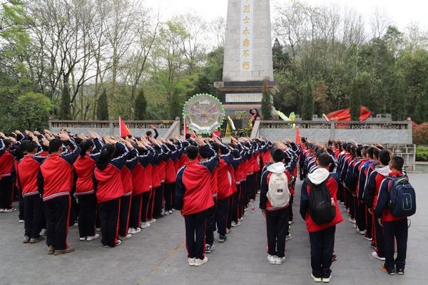 德州拉拢十州“举义”，称准备武力对抗拜登政府，美出现解体声音